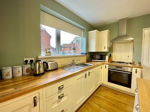 Kitchen- click for photo gallery